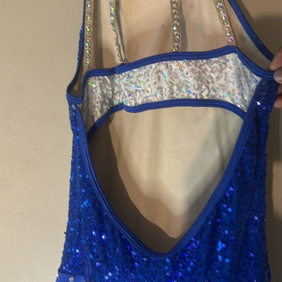 dance uniform (USED) - Picture 4 of 7